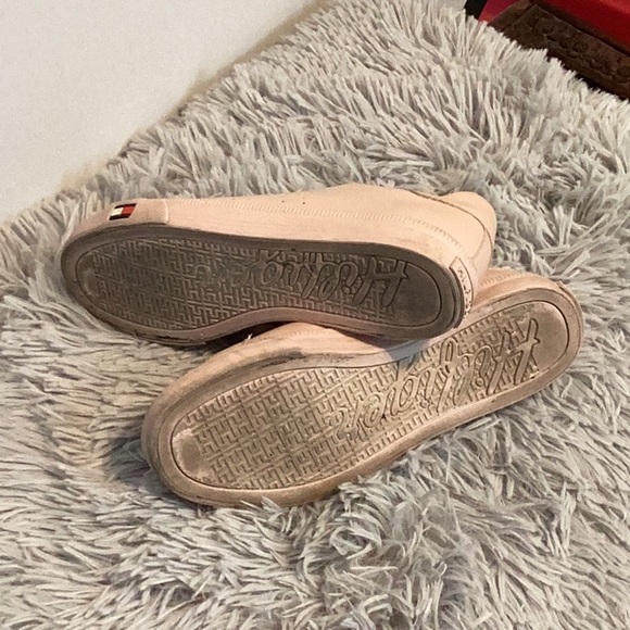Tommy Hilfiger pink faux leather sneakers size 7 - Picture 6 of 7